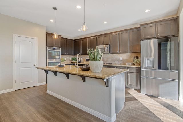 6737 W Wren Avenue, Visalia, CA 93291