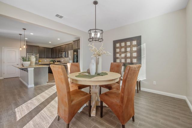 6737 W Wren Avenue, Visalia, CA 93291