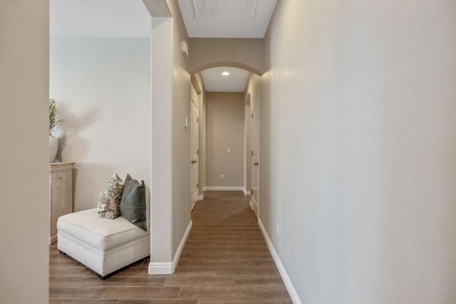 6737 W Wren Avenue, Visalia, CA 93291