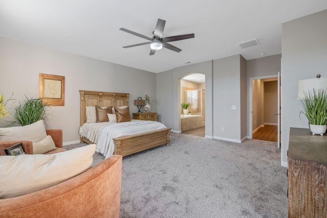 6737 W Wren Avenue, Visalia, CA 93291