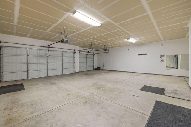 6737 W Wren Avenue, Visalia, CA 93291