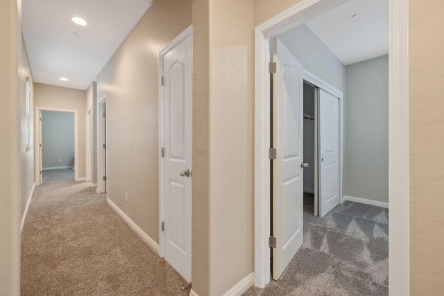 6737 W Wren Avenue, Visalia, CA 93291