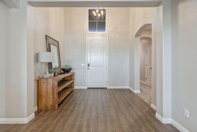 6737 W Wren Avenue, Visalia, CA 93291