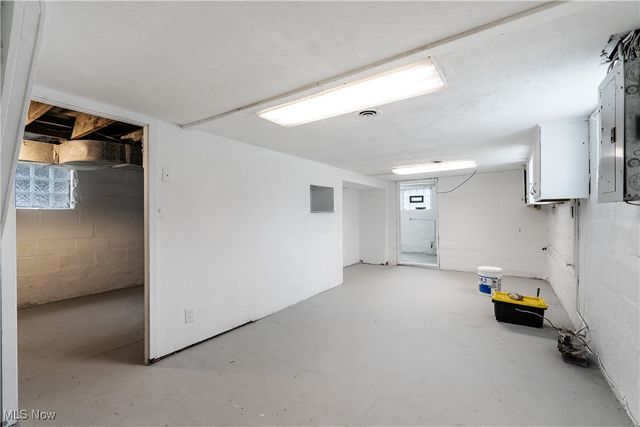 1314 Pennsylvania Avenue, Mcdonald, OH 44437