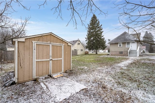 1314 Pennsylvania Avenue, Mcdonald, OH 44437