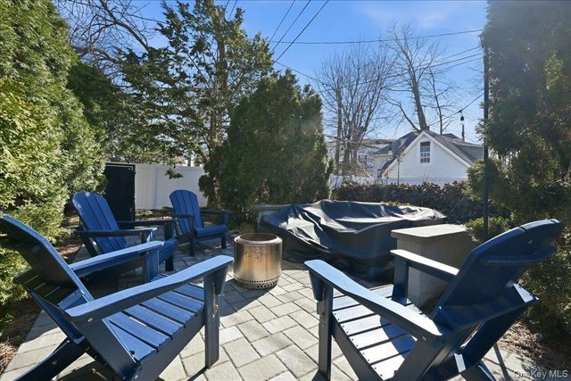 17 Meadow Street, Garden City, NY 11530