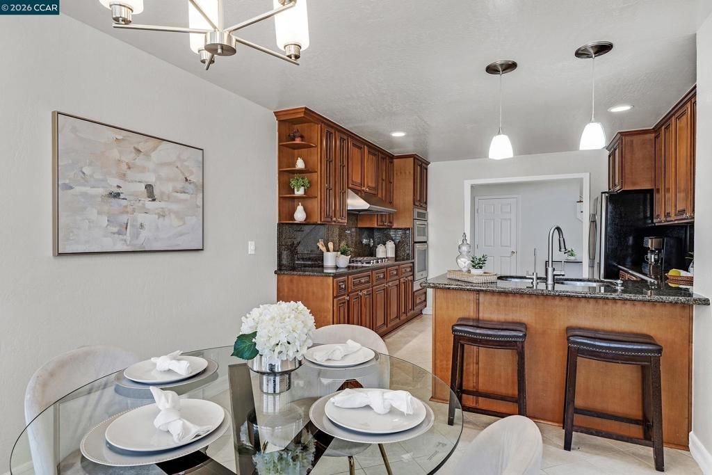 Image 11 of property listing at 2415 Crestline Rd, Pleasanton, CA 94566