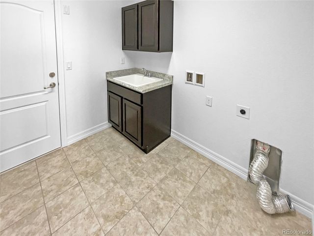 7628 S Country Club Parkway, Aurora, CO 80016