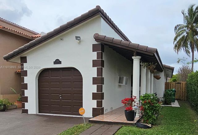 20166 W Oakmont Cir, Hialeah, FL 33015