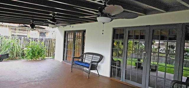 20166 W Oakmont Cir, Hialeah, FL 33015