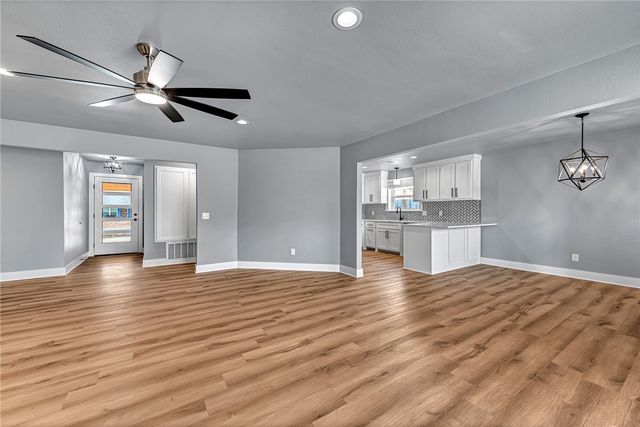 1605 SE S Street, Bentonville, AR 72712