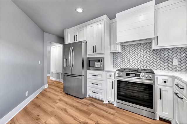 1605 SE S Street, Bentonville, AR 72712