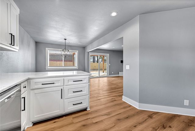 1605 SE S Street, Bentonville, AR 72712