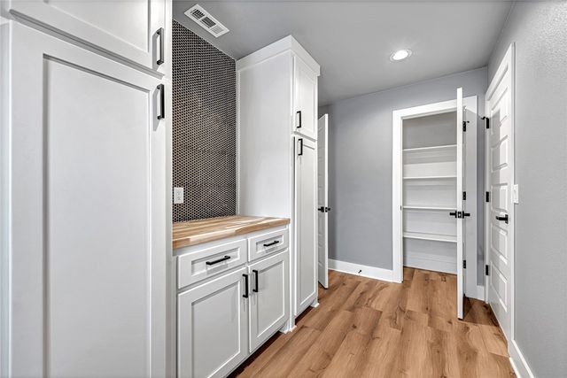 1605 SE S Street, Bentonville, AR 72712