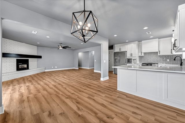 1605 SE S Street, Bentonville, AR 72712