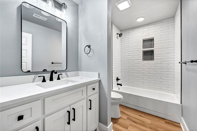 1605 SE S Street, Bentonville, AR 72712