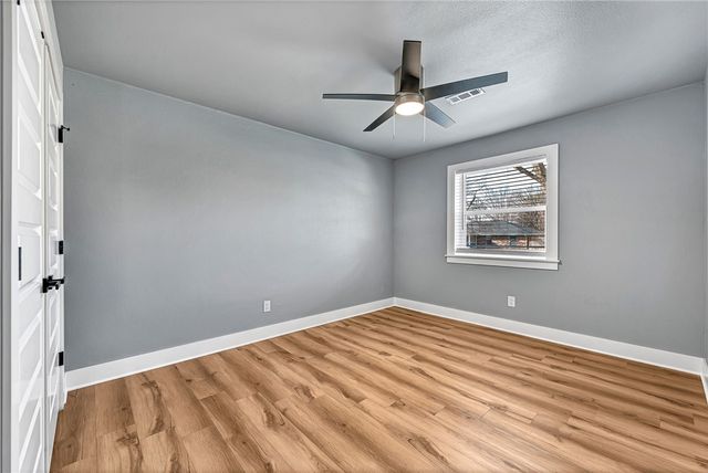 1605 SE S Street, Bentonville, AR 72712
