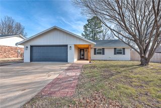 1605 SE S Street, Bentonville, AR 72712