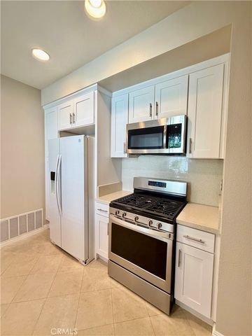 8215 E Whiteoak Ridge 81, Orange, CA 92869