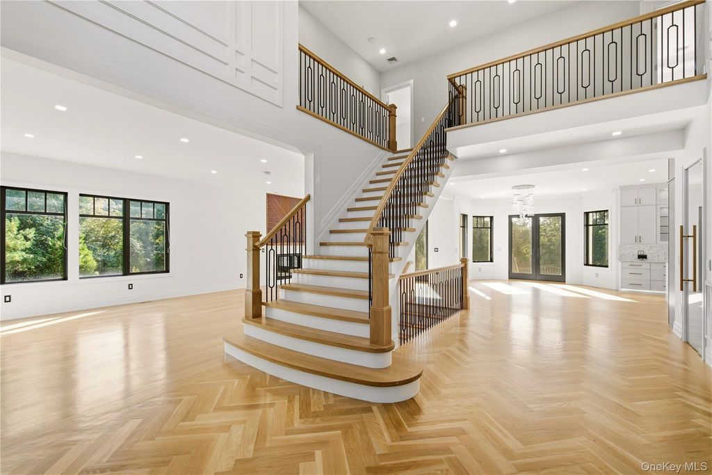 26 Saint Andrews Court, Old Westbury, NY 11568 — photo 5