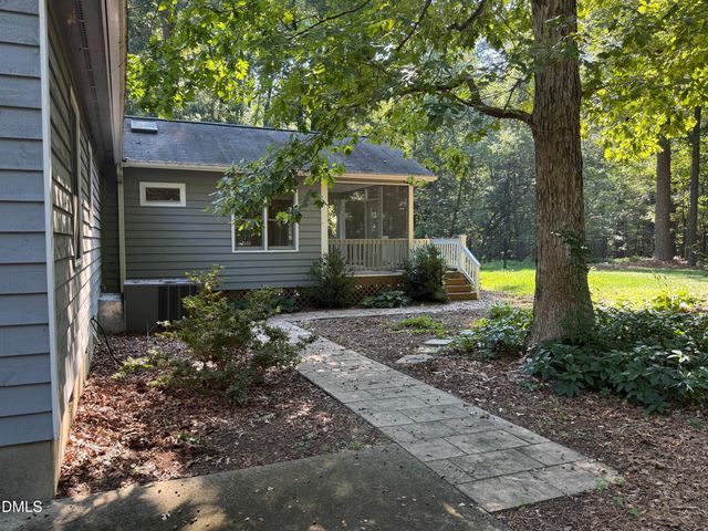 137 B Windsor Circle, Chapel Hill, NC 27516