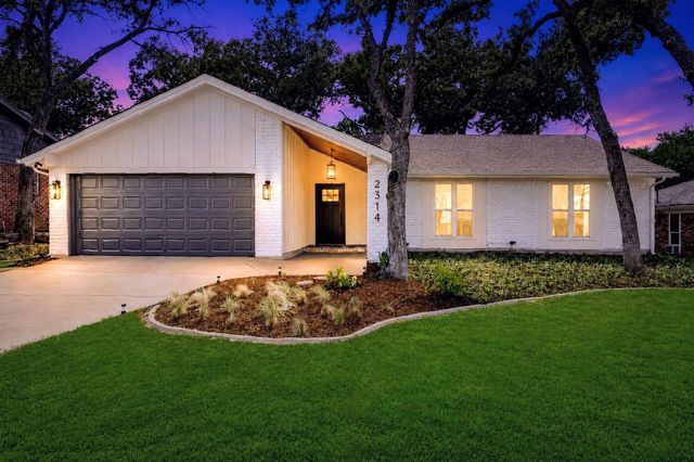 2314 Charred Wood Drive, Arlington, TX 76016