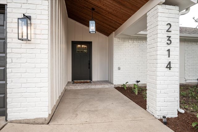 2314 Charred Wood Drive, Arlington, TX 76016