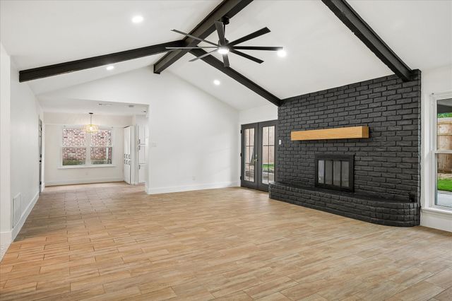 2314 Charred Wood Drive, Arlington, TX 76016