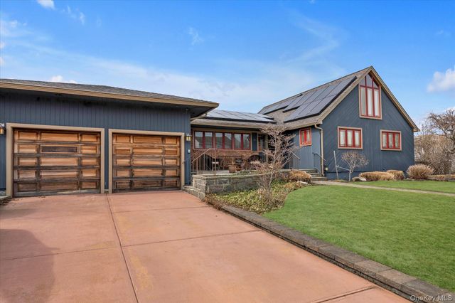 301 Cameo Drive, Massapequa, NY 11758