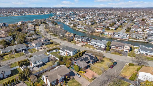 301 Cameo Drive, Massapequa, NY 11758