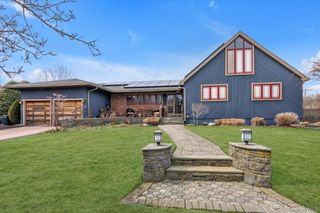 301 Cameo Drive, Massapequa, NY 11758