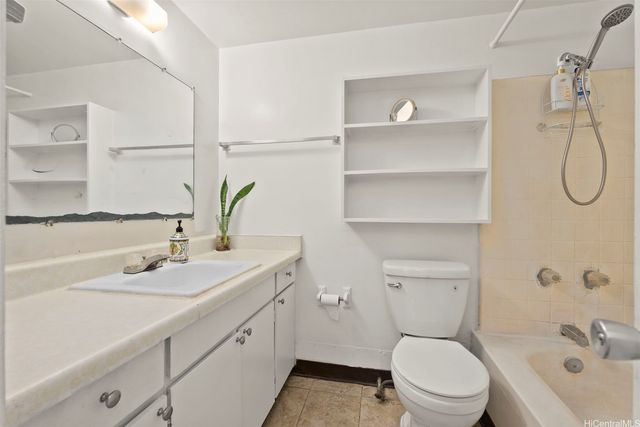 94-246 Leoku Street E306, Waipahu, HI 96797