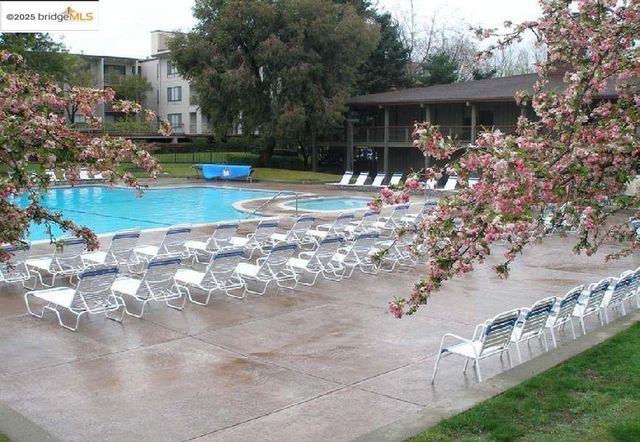 7 Commodore Drive A460, Emeryville, CA 94608