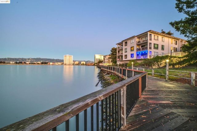 7 Commodore Drive A460, Emeryville, CA 94608