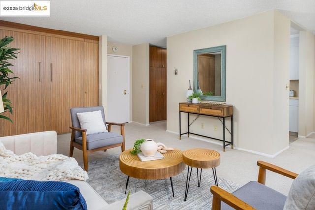 7 Commodore Drive A460, Emeryville, CA 94608