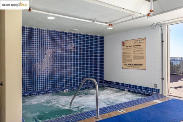 7 Commodore Drive A460, Emeryville, CA 94608