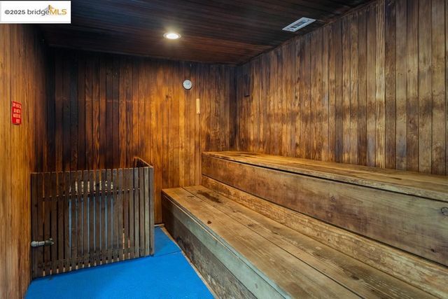 7 Commodore Drive A460, Emeryville, CA 94608