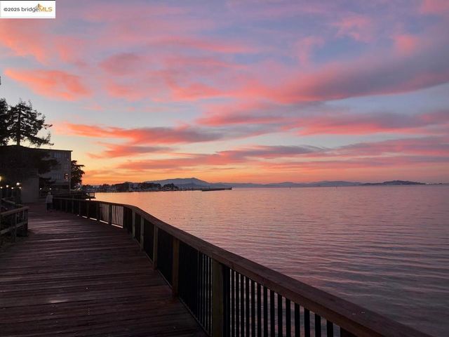 7 Commodore Drive A460, Emeryville, CA 94608