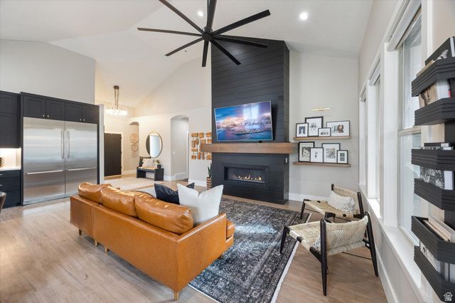 10778 S SINK HOLLOW CIR, South Jordan, UT 84095