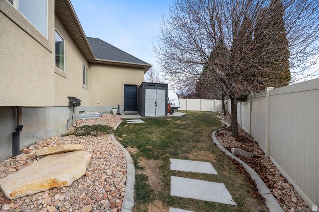 10778 S SINK HOLLOW CIR, South Jordan, UT 84095