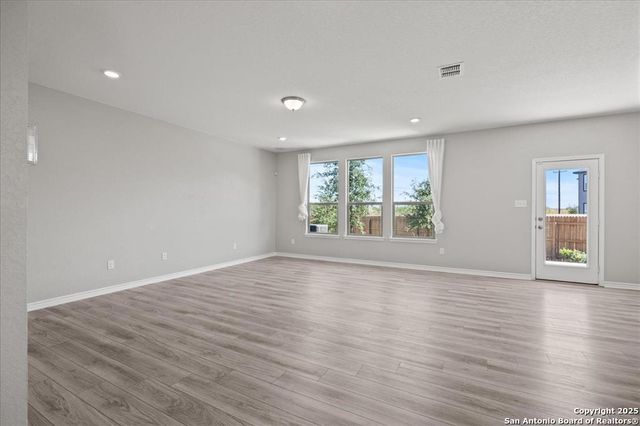 8022 Kingfisher, San Antonio, TX 78253