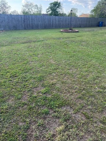 632 Sharon Street, Prairie View, TX 77484