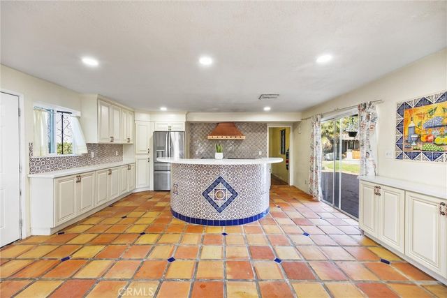 552 Pepper, Bakersfield, CA 93307