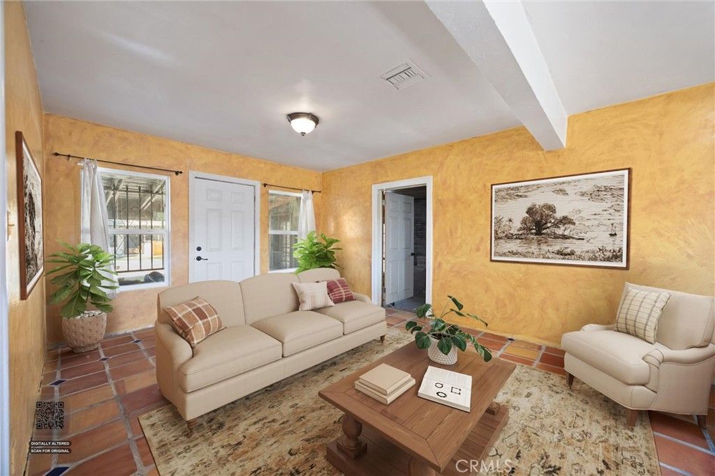 Image 15 of property listing at 552 Pepper, Bakersfield, CA 93307