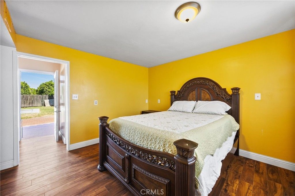 Image 33 of property listing at 552 Pepper, Bakersfield, CA 93307