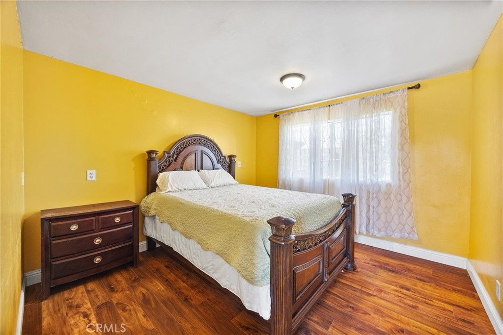 Image 34 of property listing at 552 Pepper, Bakersfield, CA 93307