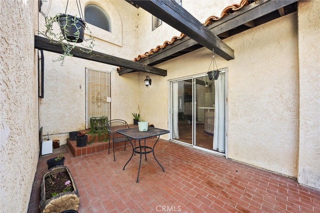 Image 37 of property listing at 552 Pepper, Bakersfield, CA 93307