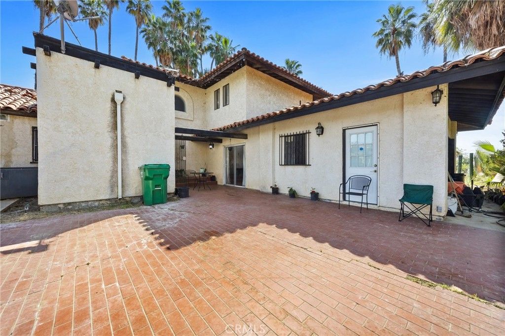 Image 38 of property listing at 552 Pepper, Bakersfield, CA 93307