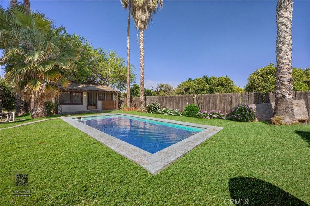 Image 40 of property listing at 552 Pepper, Bakersfield, CA 93307