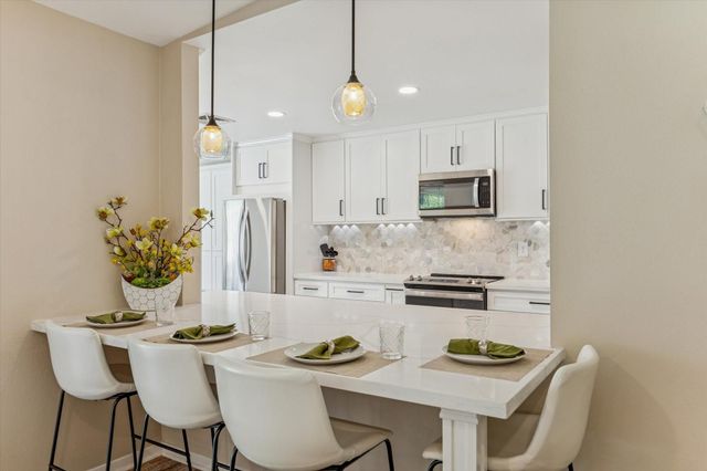 10902 Mullins Drive, Houston, TX 77096